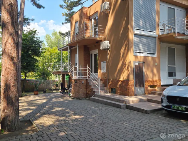 Eladó üdülő és hétvégi ház Siófok, Aranypart 150 nm