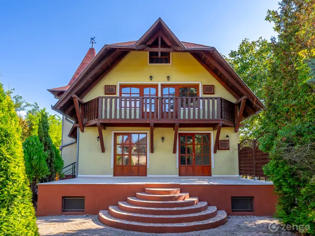 Eladó ház Balatonföldvár 250 nm