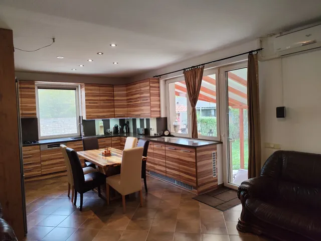 Eladó ház Budapest XVIII. kerület, Szemeretelep, Érsekújvár u. 7. 216 nm
