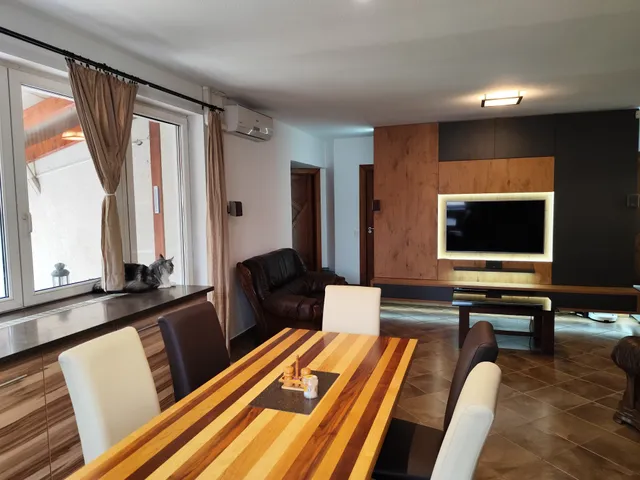 Eladó ház Budapest XVIII. kerület, Szemeretelep 216 nm