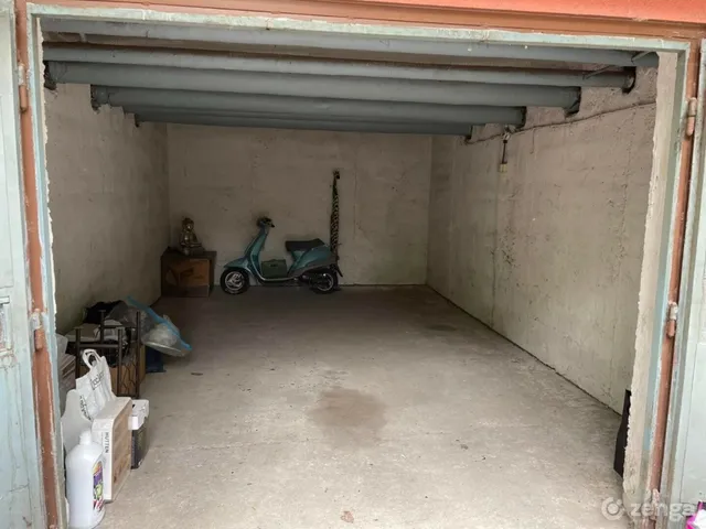 Kiadó garázs Szeged, Odessza, Vedres u. 5/A. 17 nm