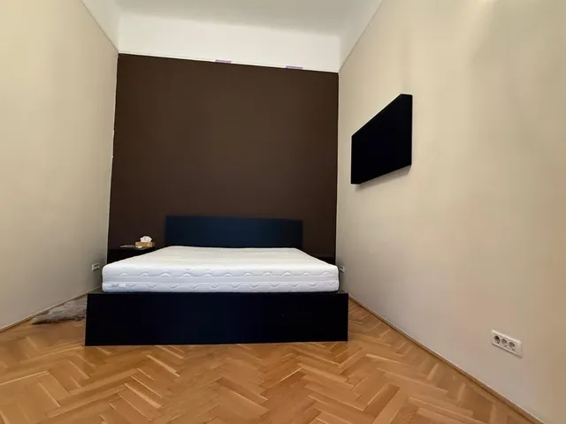 Eladó lakás Budapest VI. kerület, Nagykörúton belüli terület 71 nm