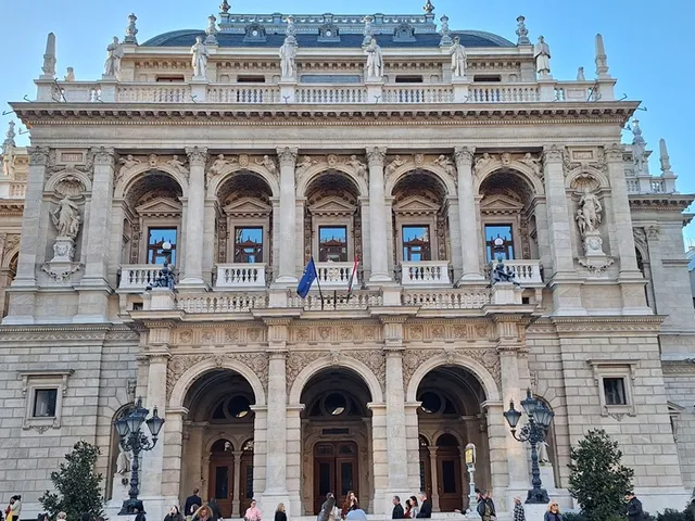 Eladó lakás Budapest VI. kerület, Nagykörúton belüli terület 95 nm