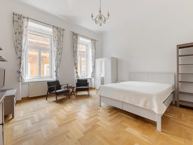 Eladó lakás Budapest VI. kerület, Nagykörúton belüli terület, Nagymező 67 nm