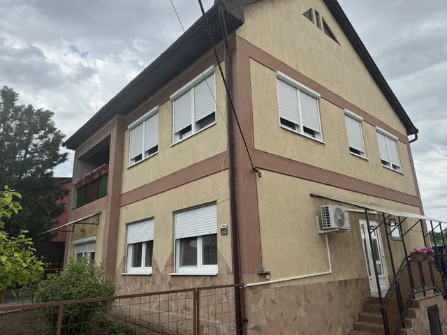 Eladó ház Hatvan, Óhatvan, Fecske utca 7 240 nm