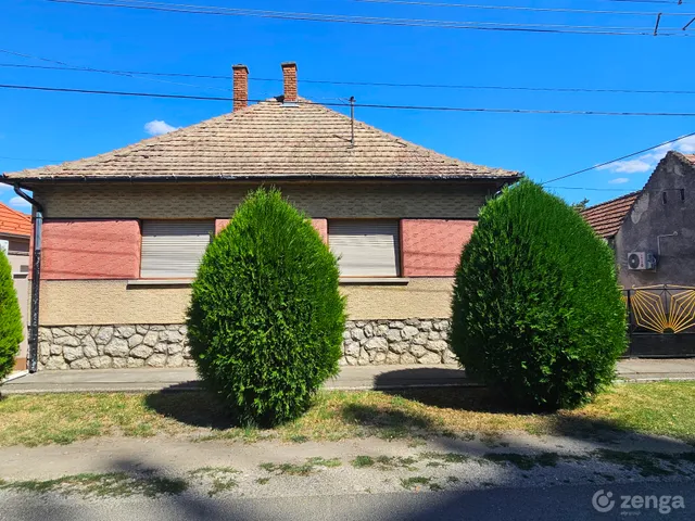 Eladó ház Szigetvár, Szent István-lakótelep 90 nm