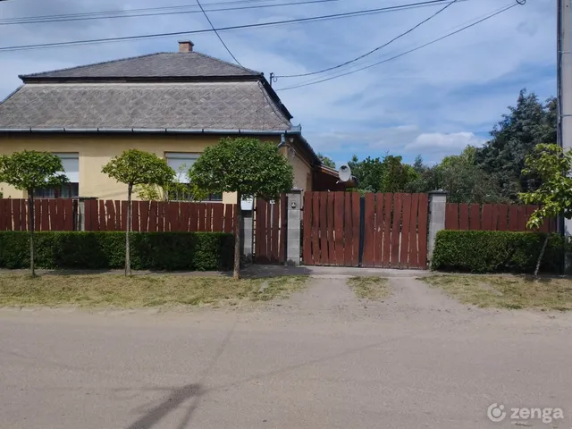 Eladó ház Pásztó, Hasznos 100 nm