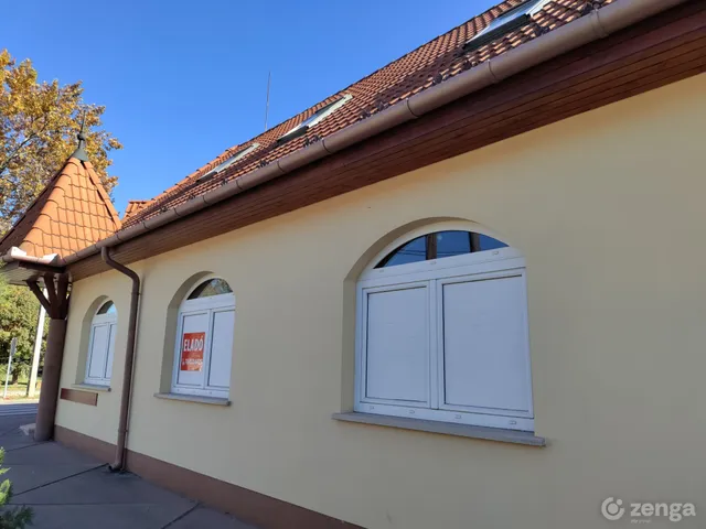 Eladó kereskedelmi és ipari ingatlan Tázlár 331 nm