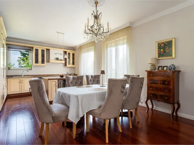 Eladó ház Budapest II. kerület, Budaliget 280 nm