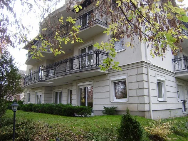 Kiadó kereskedelmi és ipari ingatlan Budapest II. kerület 220 nm