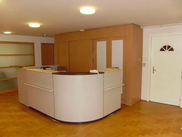 Kiadó kereskedelmi és ipari ingatlan Budapest II. kerület 220 nm