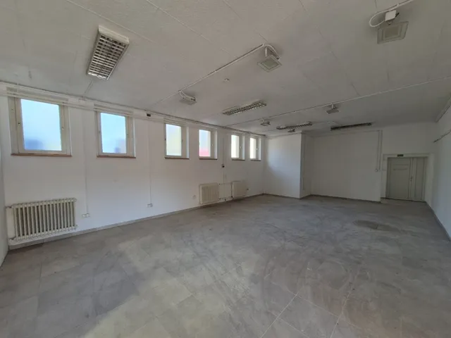 Kiadó kereskedelmi és ipari ingatlan Solymár 161 nm