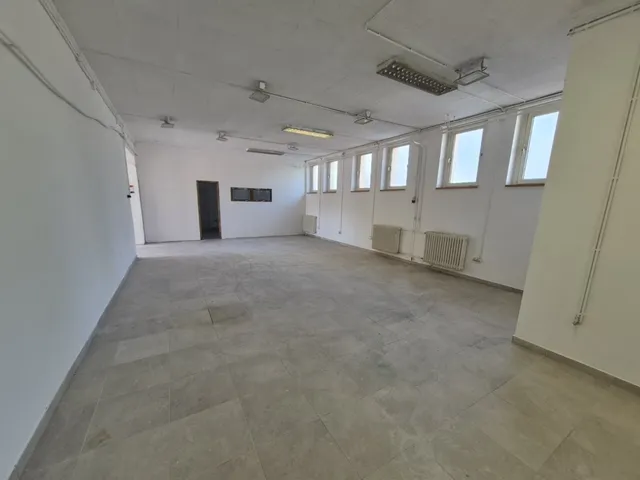 Kiadó kereskedelmi és ipari ingatlan Solymár 161 nm