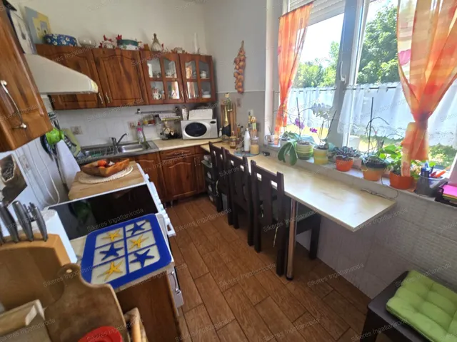 Eladó lakás Oroszlány 49 nm