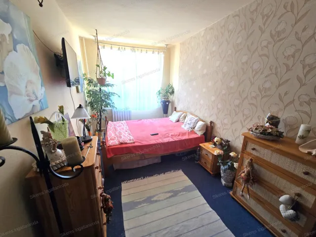 Eladó lakás Oroszlány, Táncsics udvar 49 nm