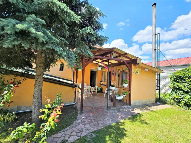 Eladó ház Tatabánya, Turuloldal 80 nm