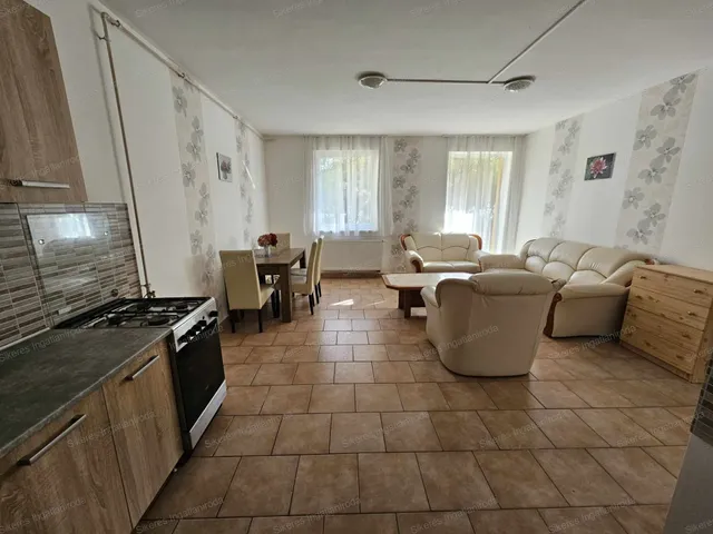 Kiadó lakás Tata 407 nm