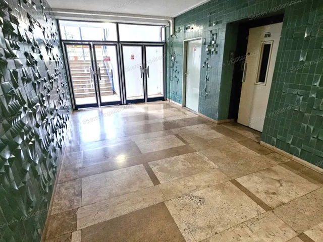 Kiadó kereskedelmi és ipari ingatlan Tatabánya, Óváros 3200 nm