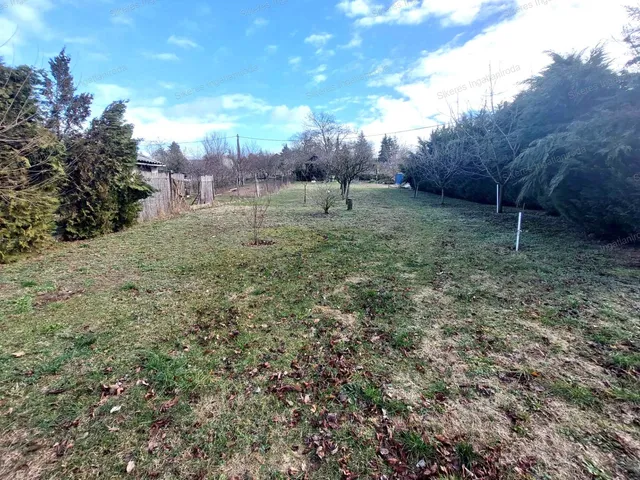 Eladó mezőgazdasági ingatlan Tatabánya 1120 nm