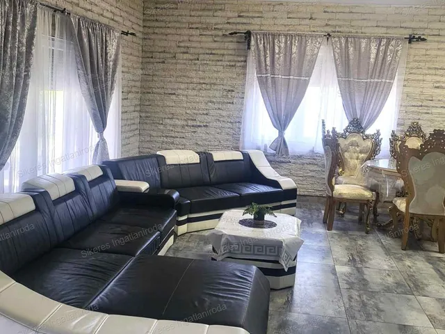 Eladó nyaraló Vértesszőlős 229 nm