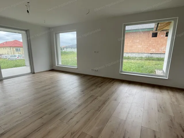 Eladó ház Környe 180 nm