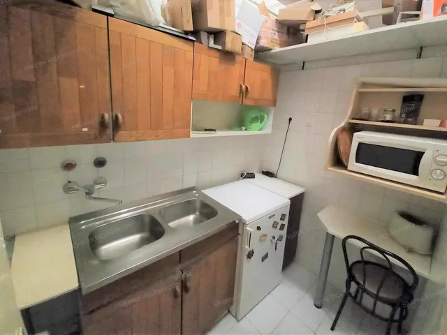 Kiadó kereskedelmi és ipari ingatlan Tatabánya, Újváros 16 nm