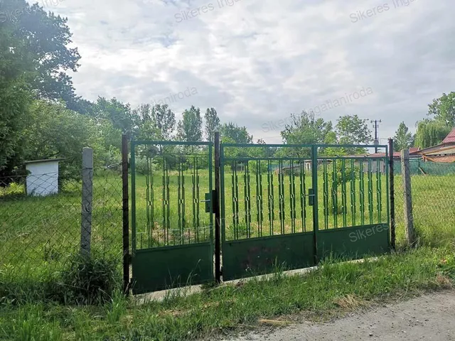 Eladó mezőgazdasági ingatlan Oroszlány 1539 nm