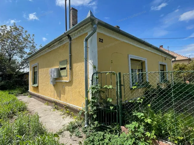 Eladó ház Ács, Pénzásás 76 nm