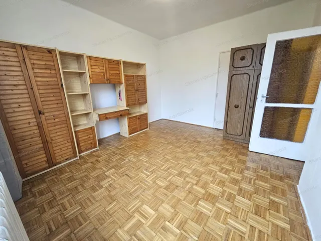 Eladó lakás Tatabánya, Dózsakert 55 nm