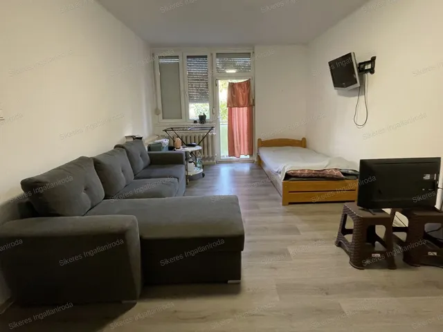 Eladó lakás Tatabánya, Újváros 43 nm