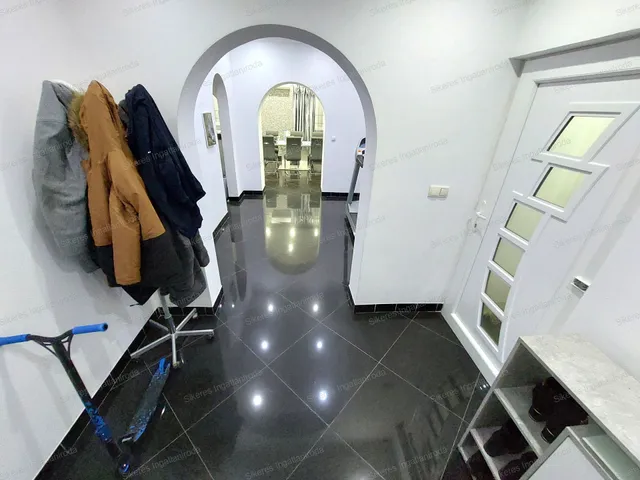 Eladó ház Tokodaltáró 220 nm