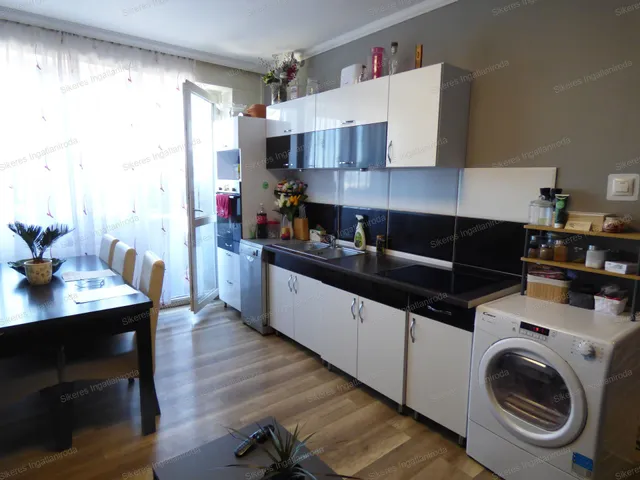 Eladó lakás Tatabánya, Gál István-lakótelep, Gál István ltp. 55 nm