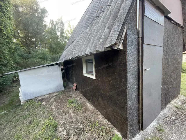 Eladó mezőgazdasági ingatlan Oroszlány 30 nm