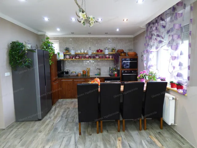 Eladó ház Vértesszőlős 260 nm