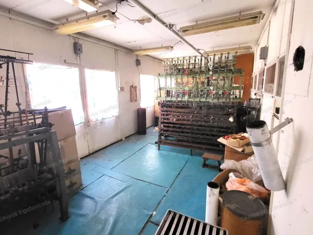 Eladó kereskedelmi és ipari ingatlan Bicske 131 nm