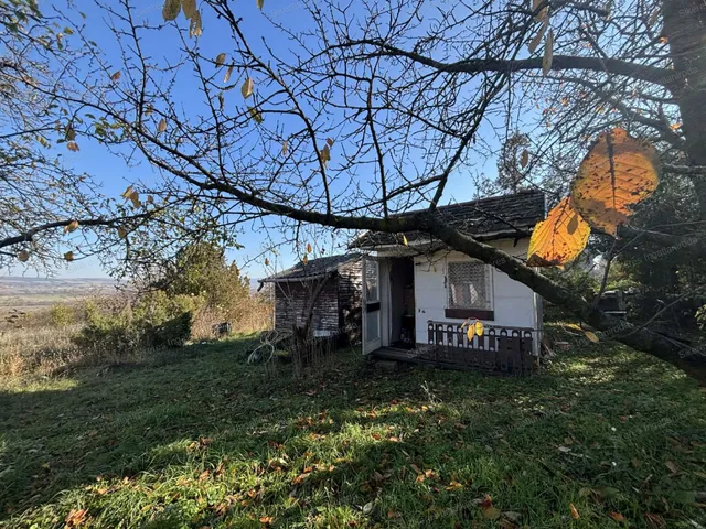 Eladó mezőgazdasági ingatlan Tata 882 nm