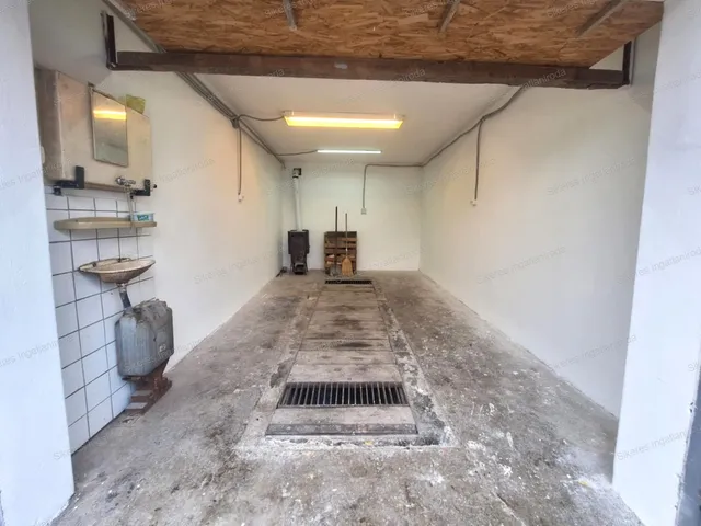 Eladó garázs Tatabánya, Dózsakert 20 nm