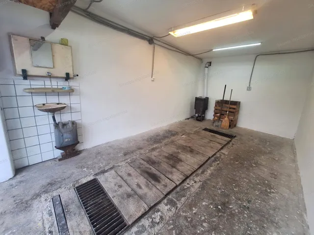 Eladó garázs Tatabánya, Dózsakert 20 nm