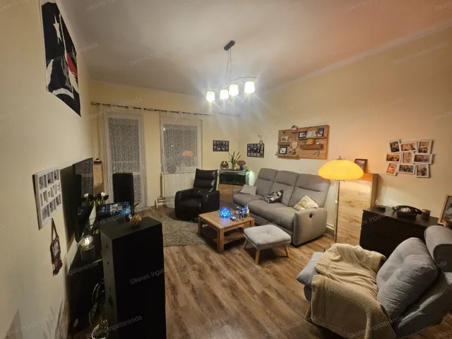 Eladó lakás Komárom 94 nm