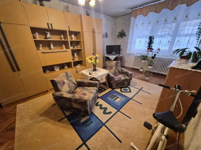 Eladó lakás Tatabánya, Újváros 43 nm