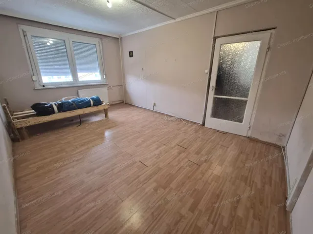 Eladó lakás Tatabánya, Újváros 35 nm