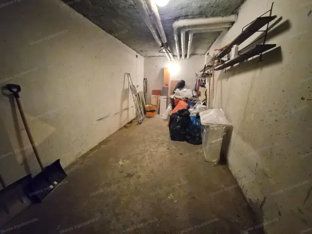 Eladó garázs Tatabánya, Sárberek 13 nm