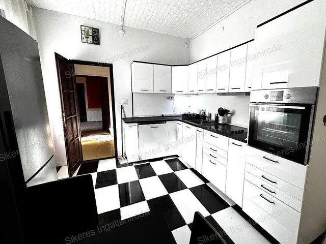 Eladó ház Székesfehérvár, Felsőváros 136 nm