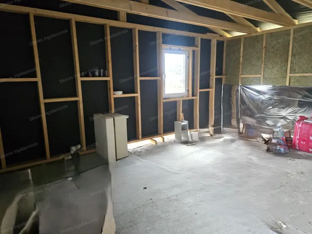 Eladó mezőgazdasági ingatlan Komárom 100 nm