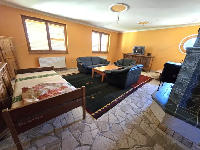 Eladó ház Komárom, Koppánymonostor 280 nm