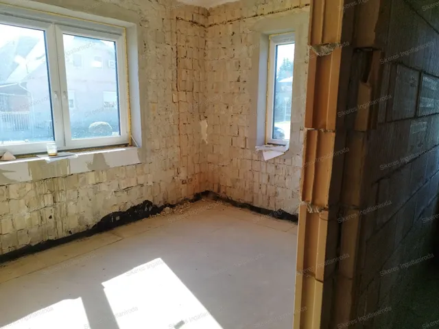 Eladó ház Komárom, Szőny 140 nm