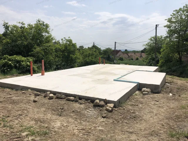 Eladó telek Zsámbék 400 nm