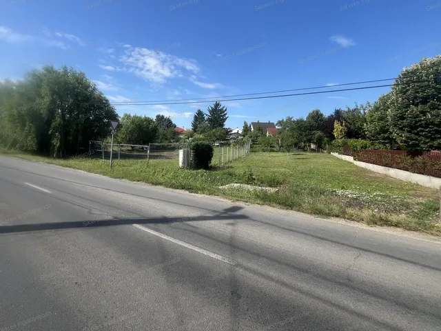 Eladó telek Tata 720 nm