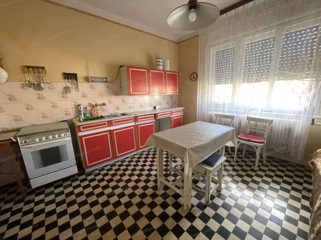 Eladó ház Ács 138 nm