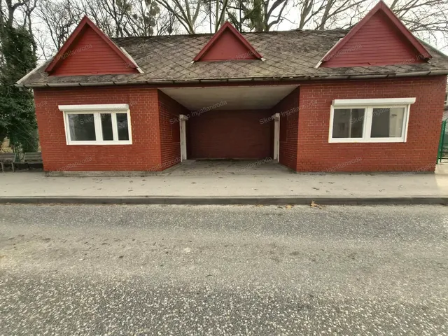 Eladó kereskedelmi és ipari ingatlan Tatabánya, Óváros 42 nm